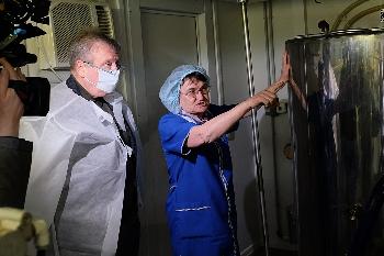 Игорь Васильев оценил продукцию молочного кооператива в Кильмези